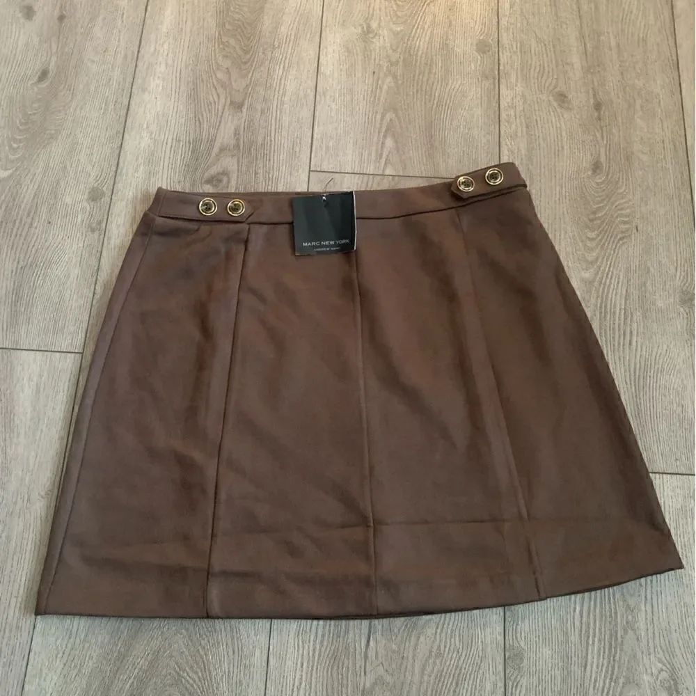 Marc New York woman’s mini skirt very soft